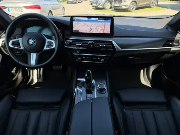 BMW 520 e Pack M 25