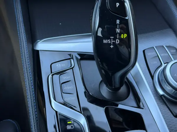 BMW 520 e Pack M 83