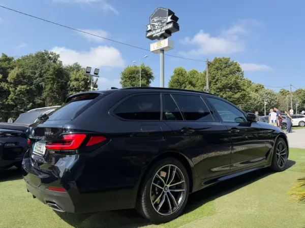BMW 520 e Pack M 1