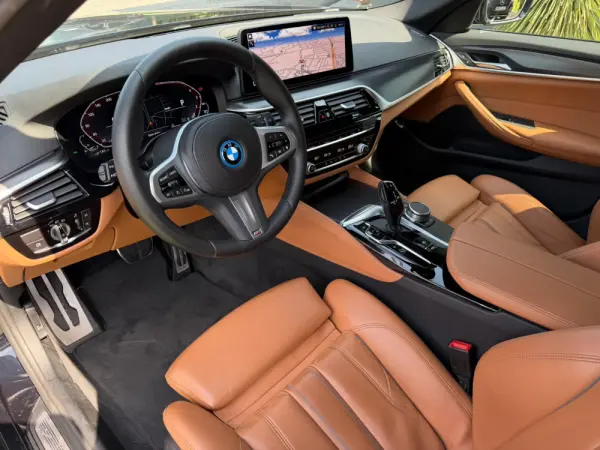 BMW 520 e Pack M 3
