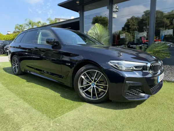 BMW 520 e Pack M 8