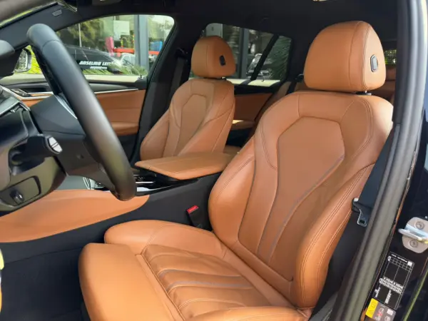 BMW 520 e Pack M 15