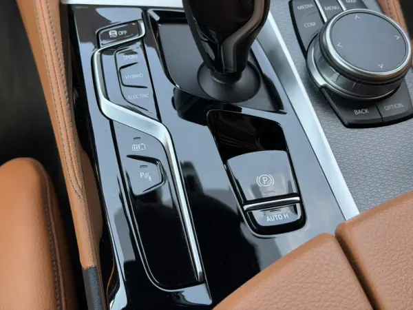 BMW 520 e Pack M 77