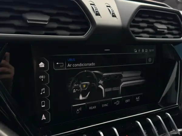 Lamborghini Urus 4.0 V8 71
