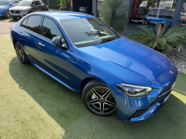 Mercedes-Benz C 300 e AMG Line 12