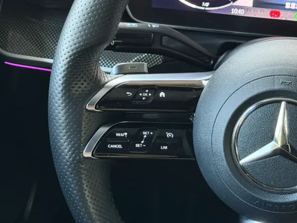 Mercedes-Benz C 300 e AMG Line 33