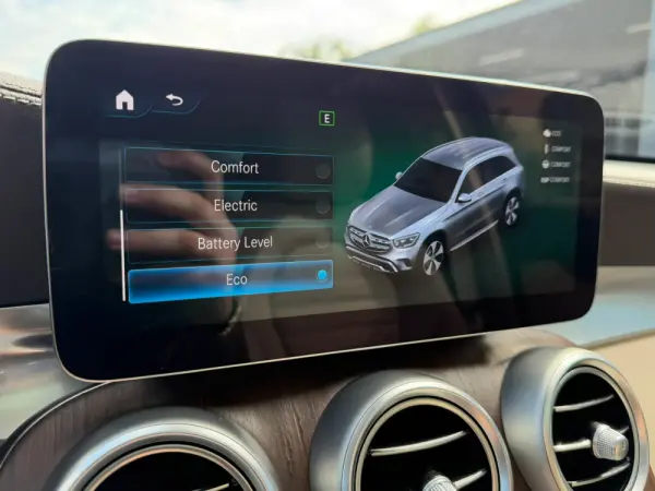 Mercedes-Benz GLC 300 de 4Matic 75