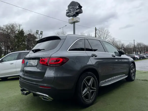 Mercedes-Benz GLC 300 e 4Matic 1