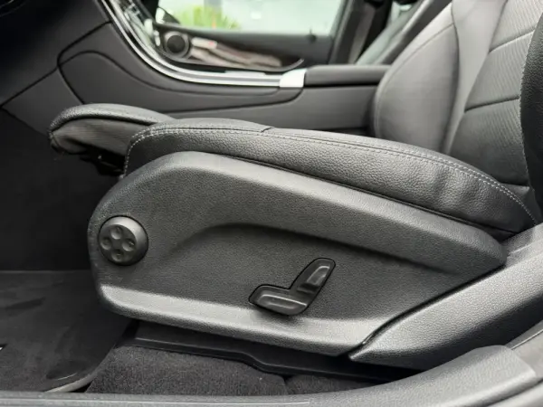 Mercedes-Benz GLC 300 e 4Matic 18