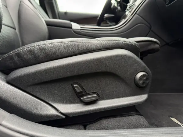 Mercedes-Benz GLC 300 e 4Matic 21