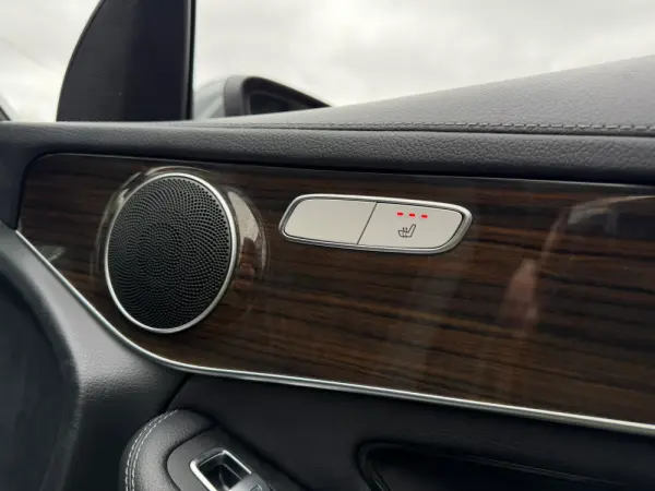 Mercedes-Benz GLC 300 e 4Matic 22