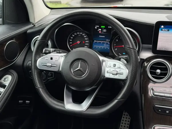 Mercedes-Benz GLC 300 e 4Matic 29