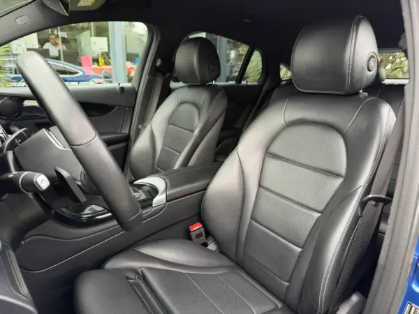 Mercedes-Benz GLC 300 de Coupé 4Matic 13