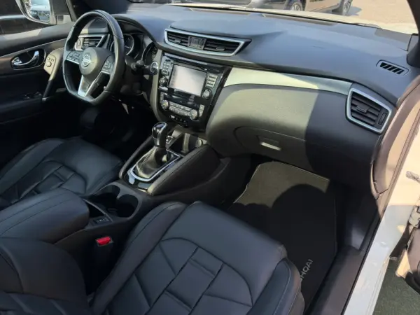 Nissan Qashqai 1.6 dCi Tekna Premium Pele Preta Xtronic 19