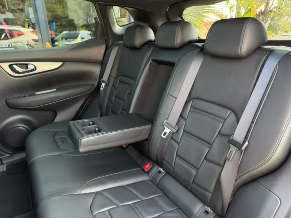 Nissan Qashqai 1.6 dCi Tekna Premium Pele Preta Xtronic 23