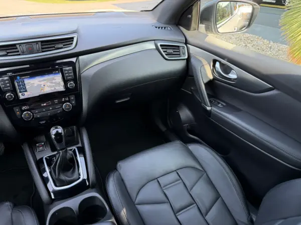 Nissan Qashqai 1.6 dCi Tekna Premium Pele Preta Xtronic 27