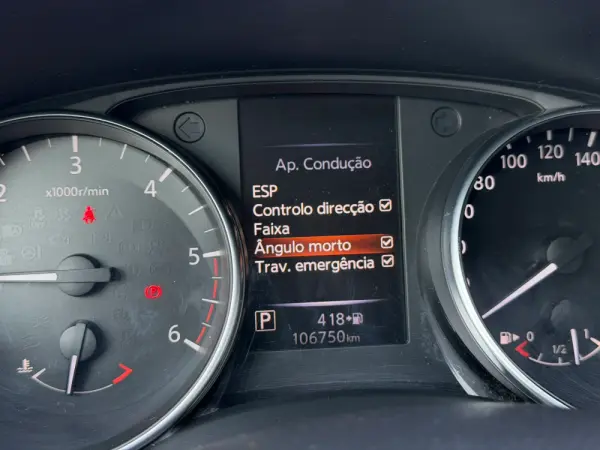 Nissan Qashqai 1.6 dCi Tekna Premium Pele Preta Xtronic 33