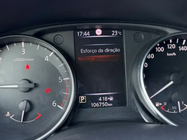 Nissan Qashqai 1.6 dCi Tekna Premium Pele Preta Xtronic 39