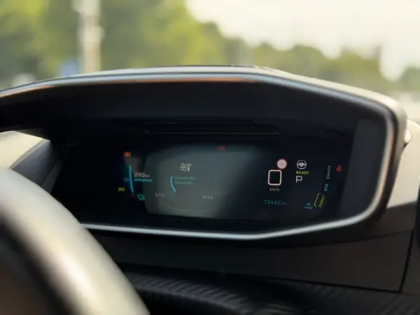 Peugeot e-2008 50 kWh GT 27