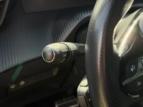 Peugeot e-2008 50 kWh GT 33