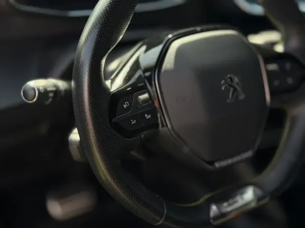 Peugeot e-2008 50 kWh GT 34