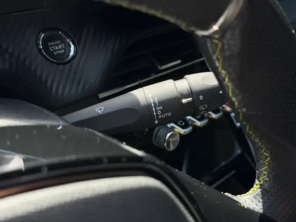 Peugeot e-2008 50 kWh GT 36