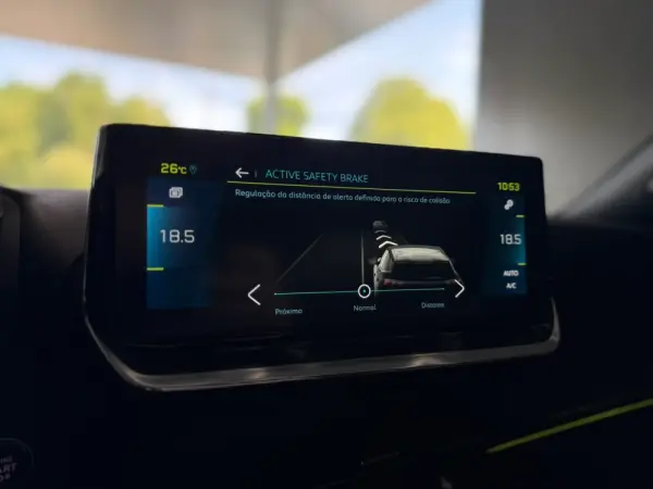 Peugeot e-2008 50 kWh GT 52