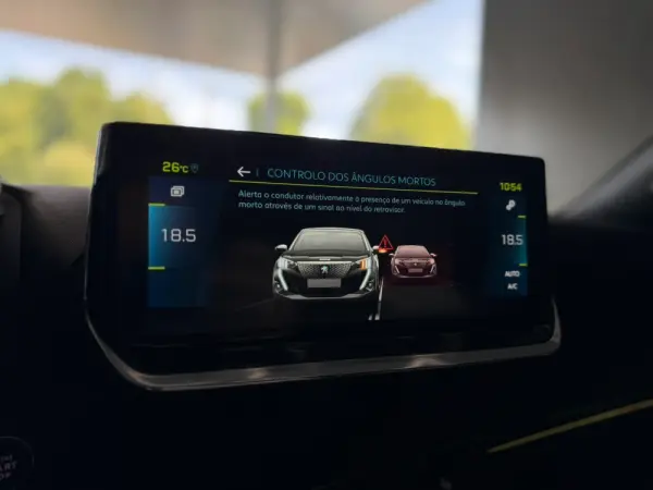 Peugeot e-2008 50 kWh GT 55