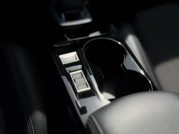Peugeot e-2008 50 kWh GT 60