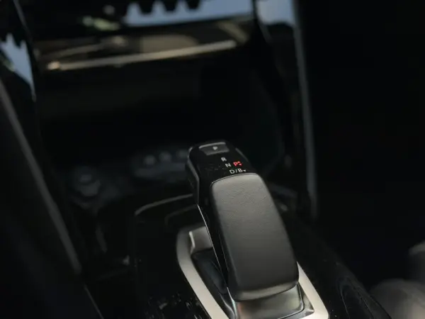 Peugeot e-2008 50 kWh GT 59