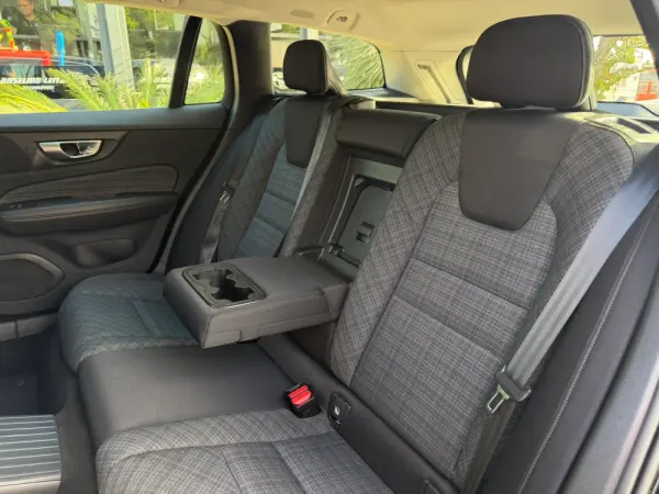 Volvo V60 2.0 T6 AWD TE Essential 18