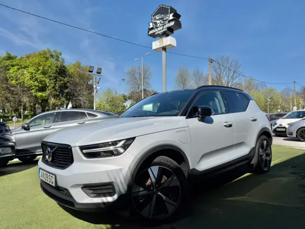 Volvo XC 40 1.5 T4 PHEV R-Design 1