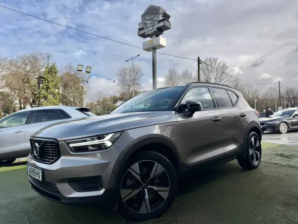 Volvo XC 40 1.5 T5 PHEV R-Design 1