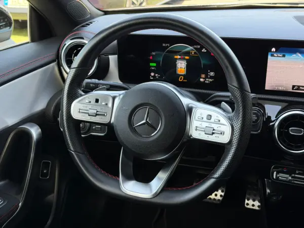 Mercedes-Benz CLA 250 e Shooting Brake AMG Line 22