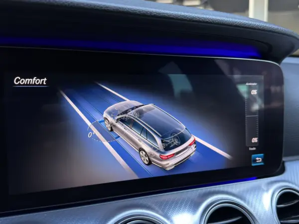 Mercedes-Benz E 220 d Avantgarde 48