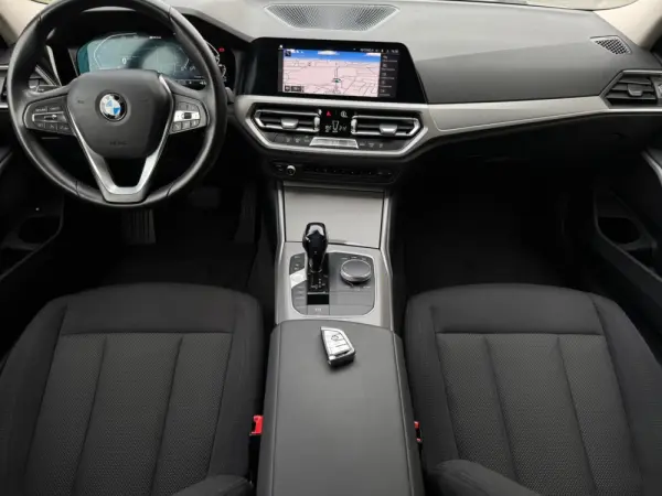 BMW 330 e Corporate Edition Auto 19