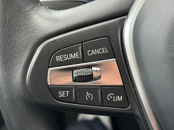 BMW 330 e Corporate Edition Auto 29