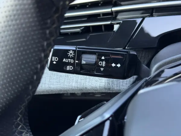 Peugeot E-3008 73 kWh GT 32
