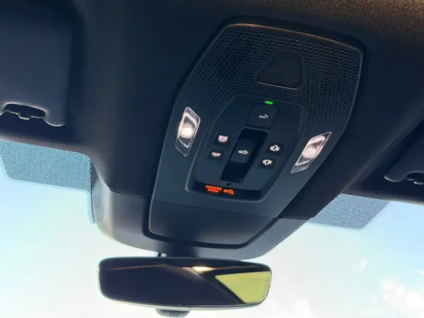 Porsche Macan Electric 4 77