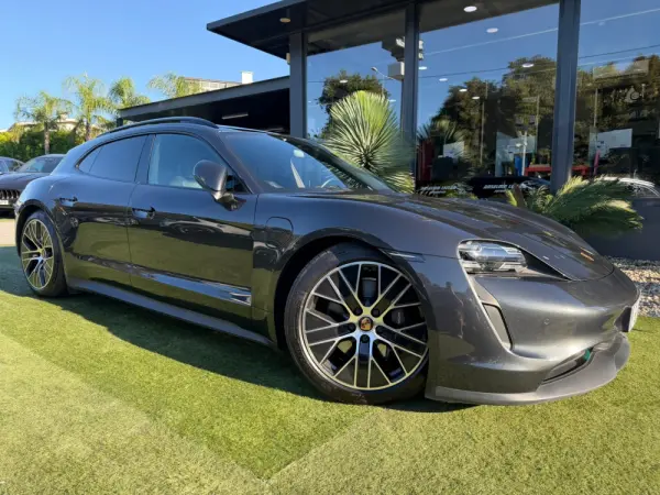 Porsche Taycan Sport Turismo Standard 12