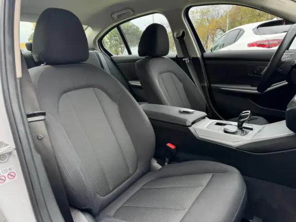 BMW 330 e Corporate Edition Auto 16