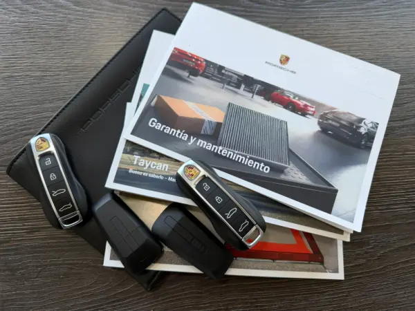 Porsche Taycan Sport Turismo Standard 81