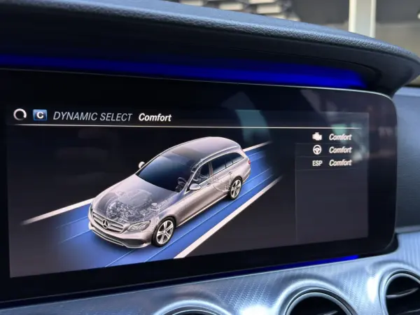 Mercedes-Benz E 220 d Avantgarde 64
