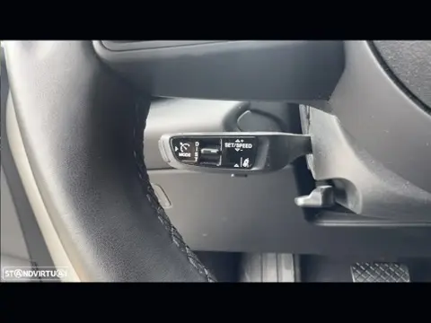 Porsche Macan Electric 4 14