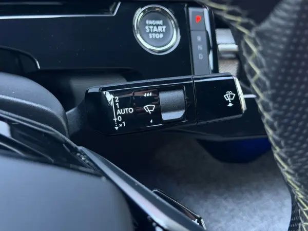 Peugeot E-3008 73 kWh GT 35