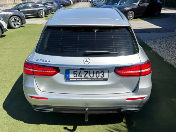 Mercedes-Benz E 220 d Avantgarde 11