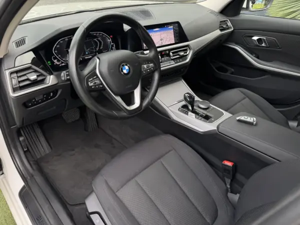 BMW 330 e Corporate Edition Auto 3