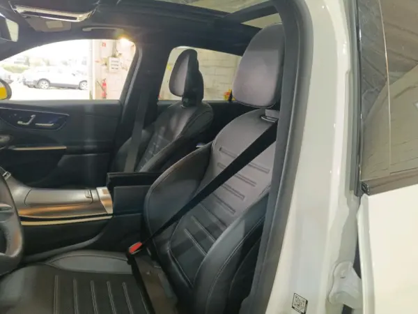 Mercedes-Benz GLC 300 e 4Matic 7