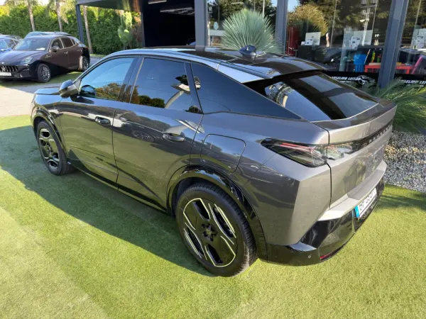Peugeot E-3008 73 kWh GT 16