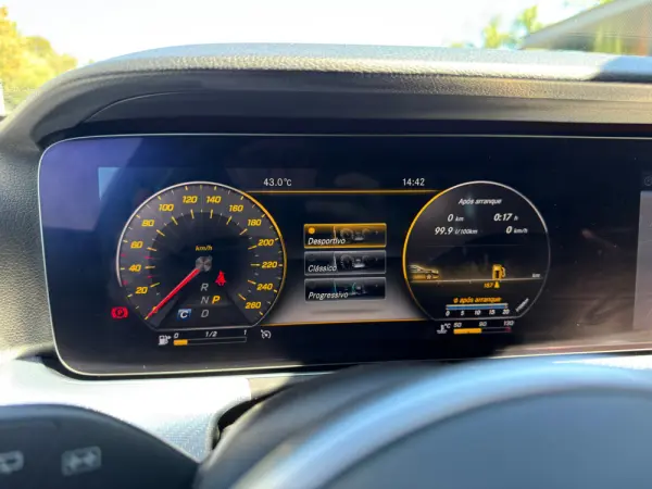 Mercedes-Benz E 220 d Avantgarde 30